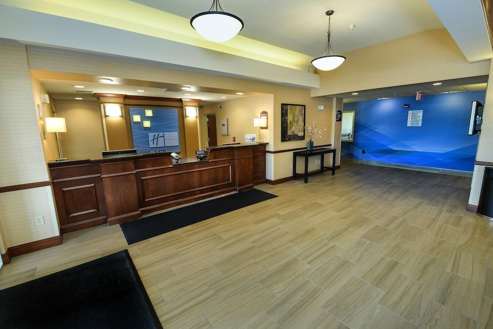 Holiday Inn Express Hotel & Suites Grand Forks By Ihg Zewnętrze zdjęcie