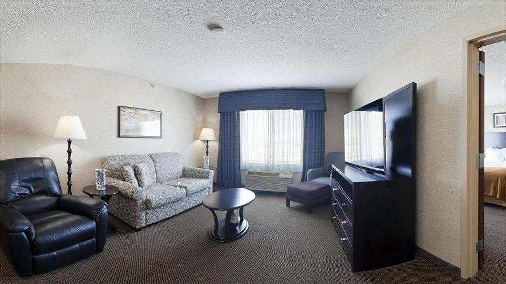 Holiday Inn Express Hotel & Suites Grand Forks By Ihg Zewnętrze zdjęcie