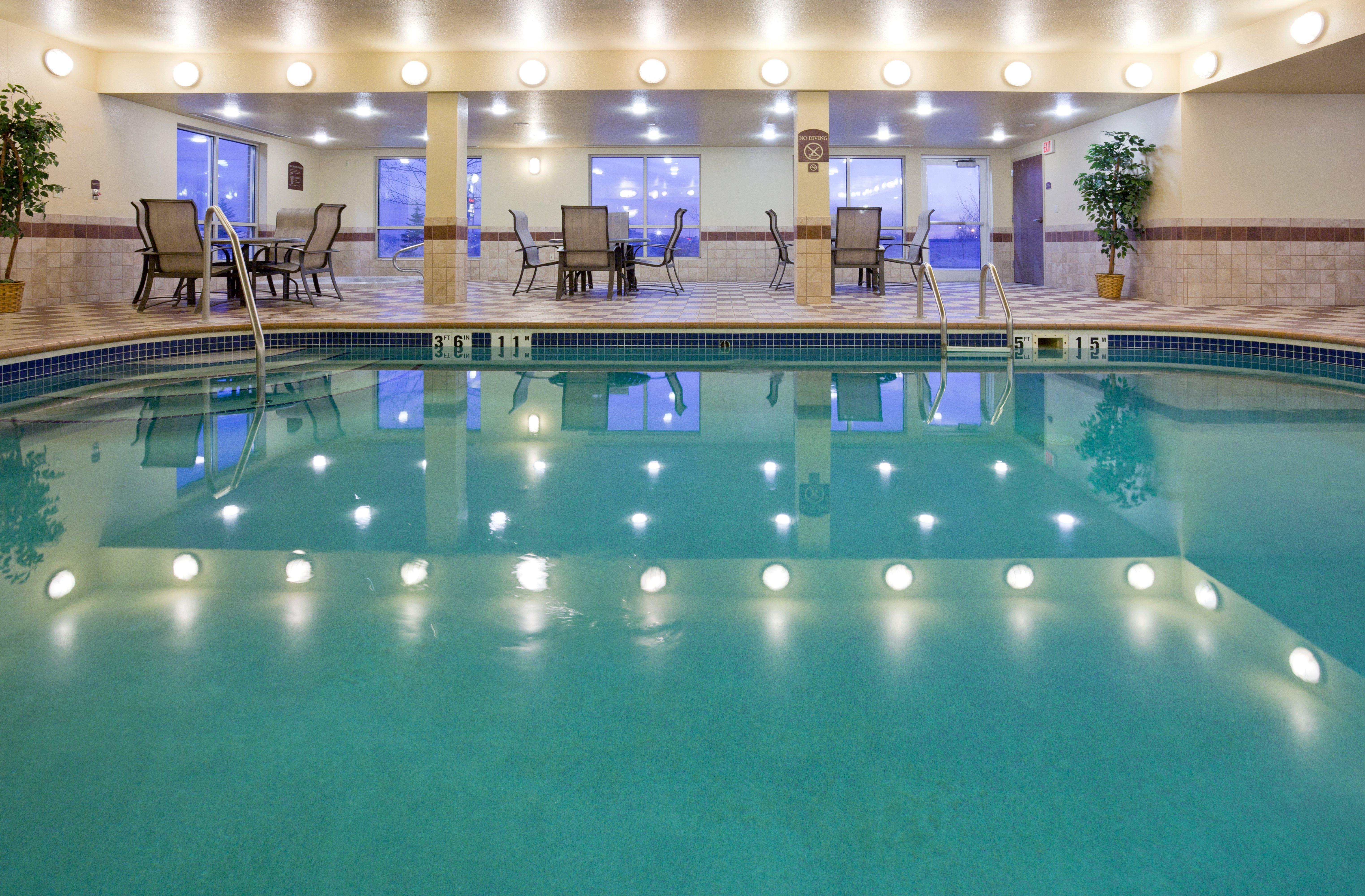Holiday Inn Express Hotel & Suites Grand Forks By Ihg Zewnętrze zdjęcie