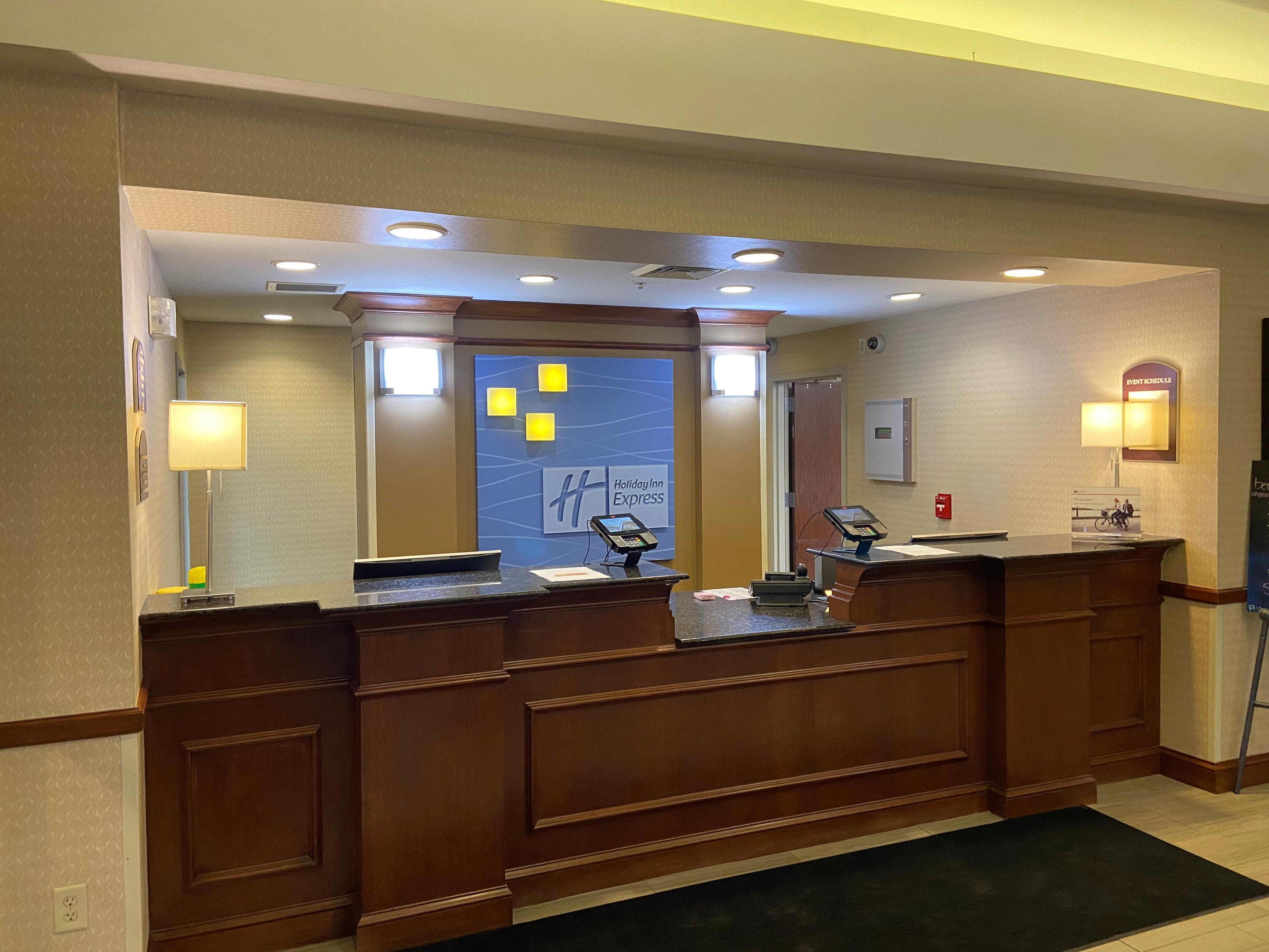 Holiday Inn Express Hotel & Suites Grand Forks By Ihg Zewnętrze zdjęcie