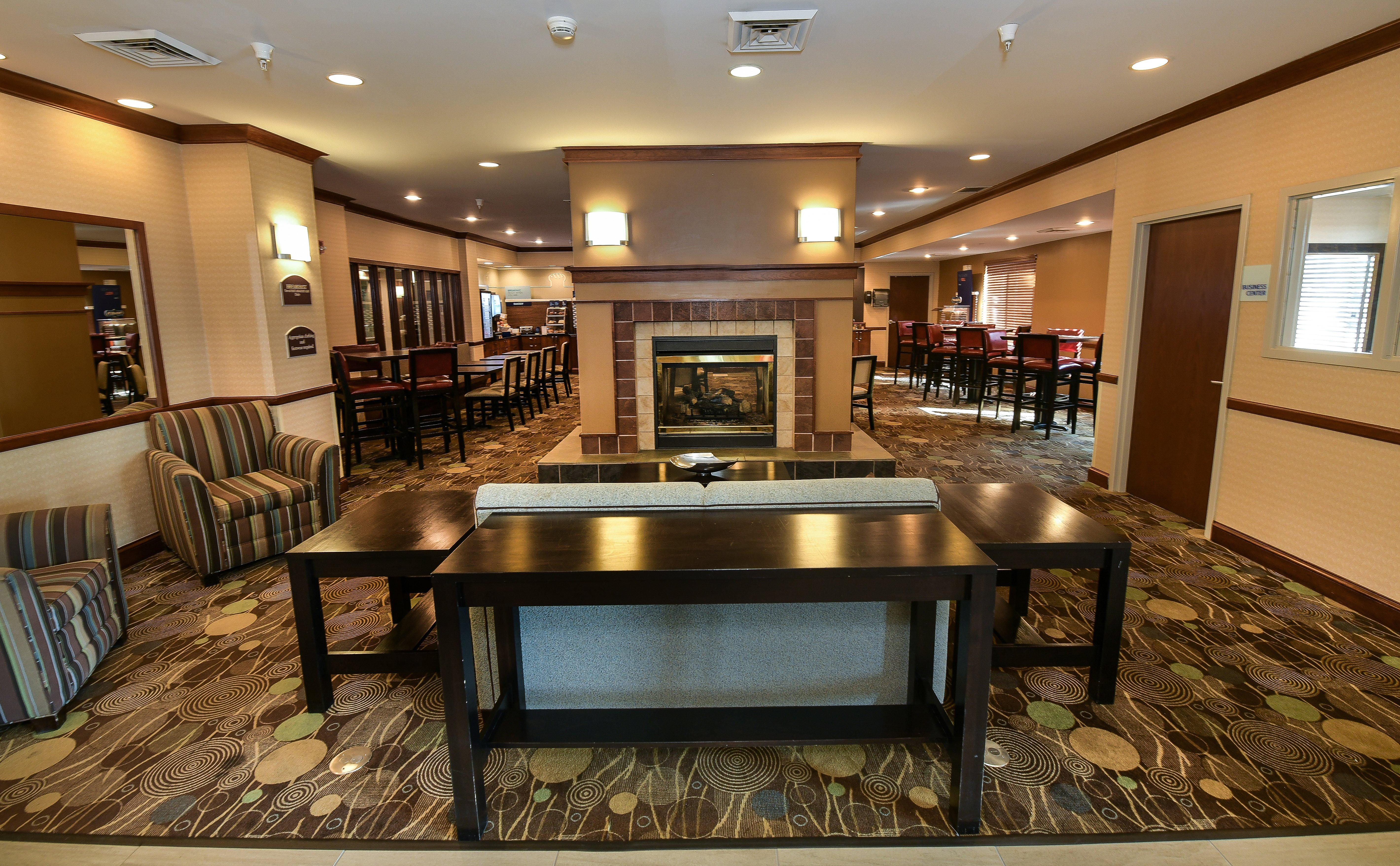 Holiday Inn Express Hotel & Suites Grand Forks By Ihg Zewnętrze zdjęcie