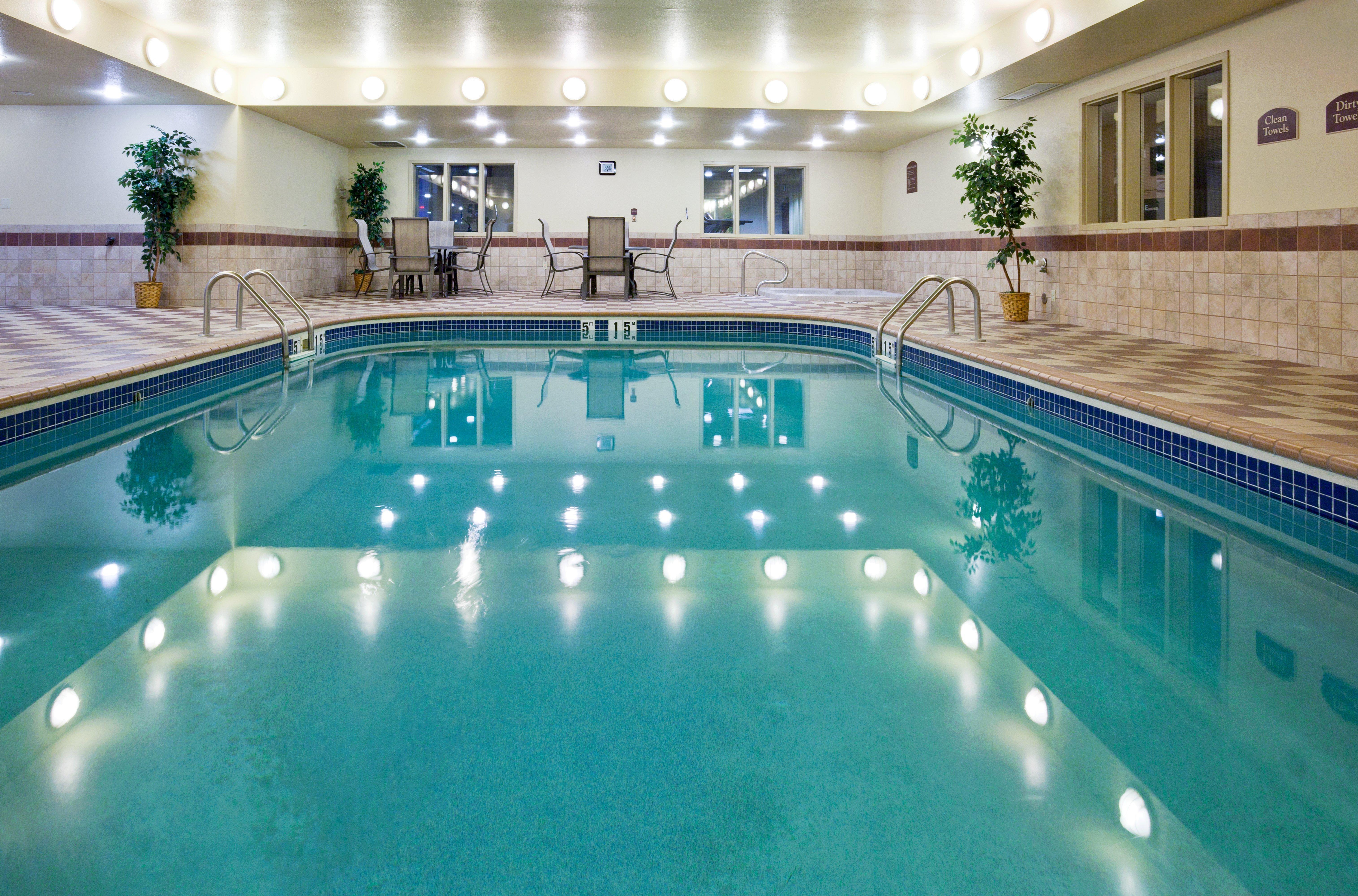 Holiday Inn Express Hotel & Suites Grand Forks By Ihg Zewnętrze zdjęcie