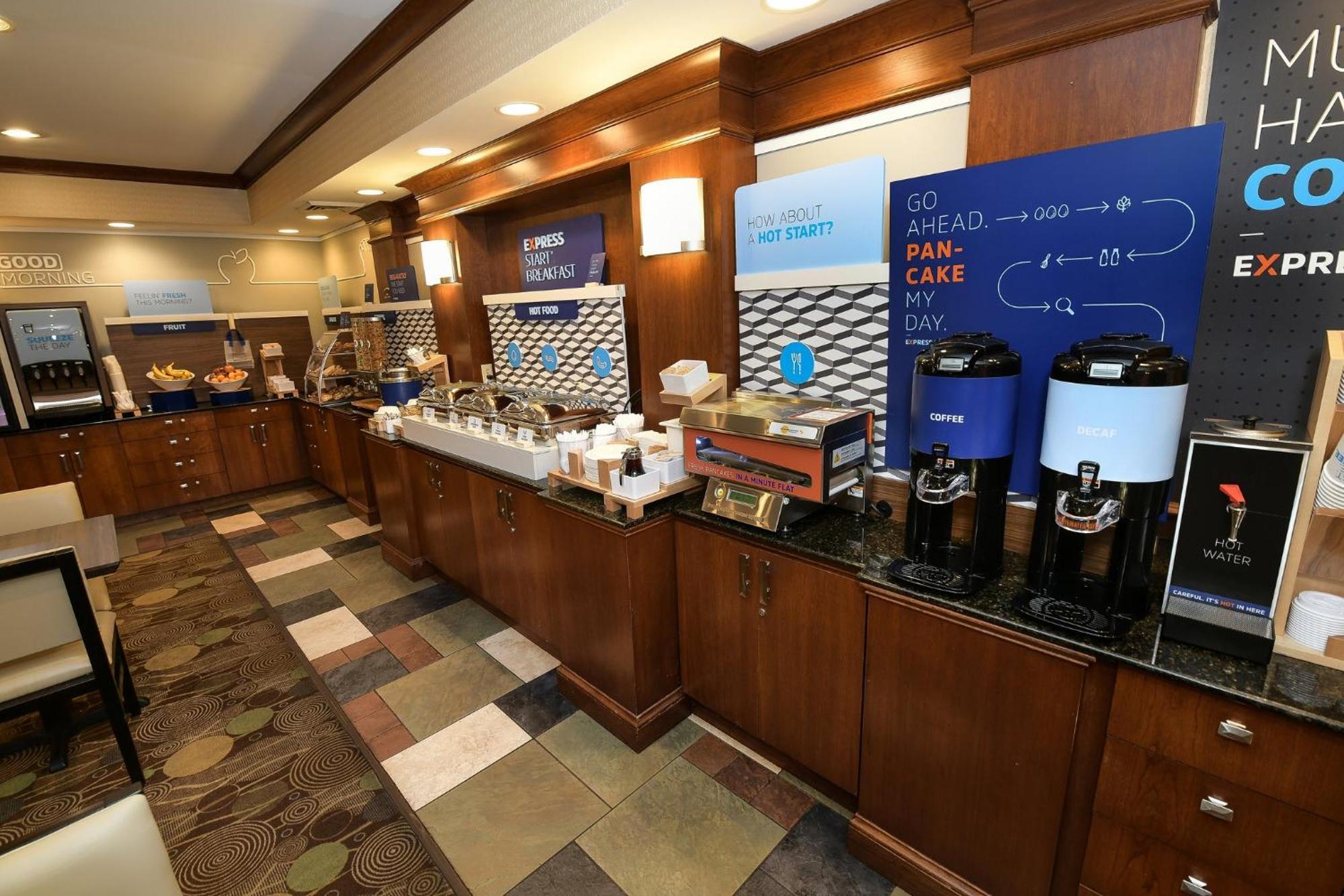 Holiday Inn Express Hotel & Suites Grand Forks By Ihg Zewnętrze zdjęcie